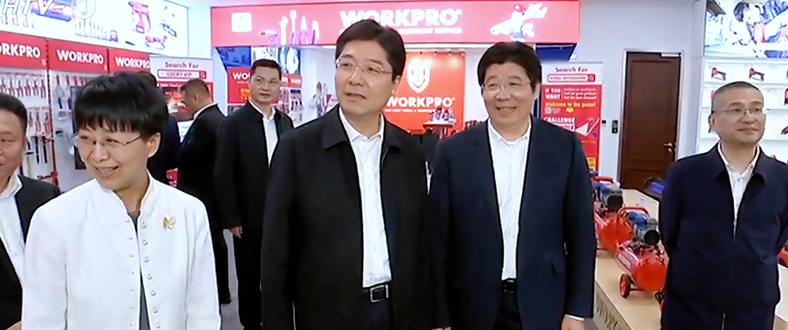 杭州市委副書記、市長姚高員一行蒞臨巨星科技調(diào)研